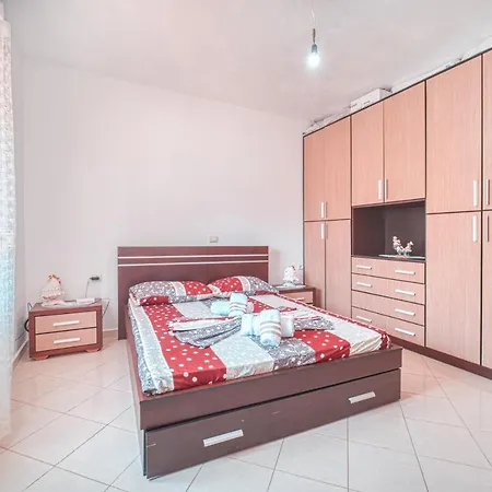 Mirror Beach-apartments Mecaj